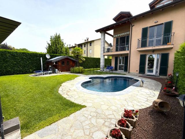 Appartamento in vendita di 158 m² in Via M. d&apos  Oggiono, 15