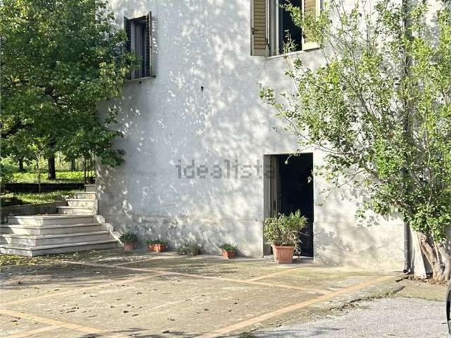 Appartamento in vendita di 158 m² in Via Sant&apos Elena