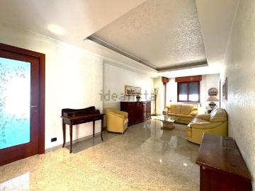 Appartamento in vendita di 158 m² in Via Piave, 90