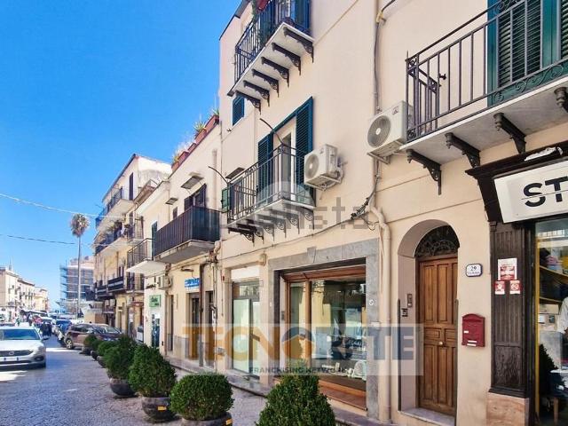 Appartamento in vendita di 158 m² in Via Roma, 29