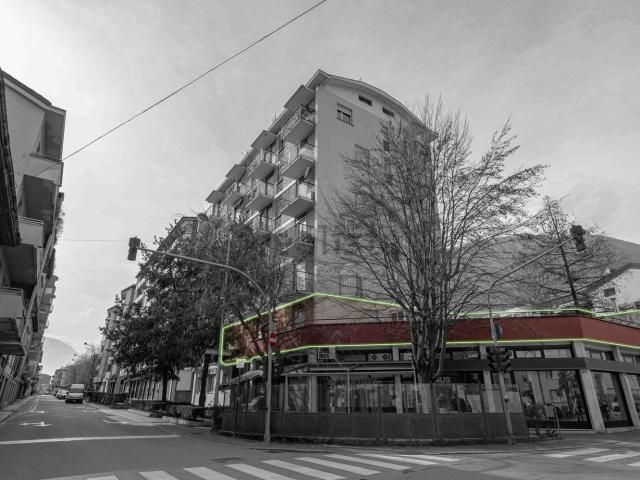 Appartamento in vendita di 158 m² in Via Trieste, 57