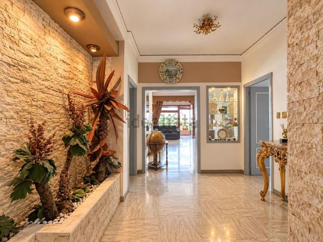 Appartamento in vendita di 158 m² in Via Vincenzo Padula, 2