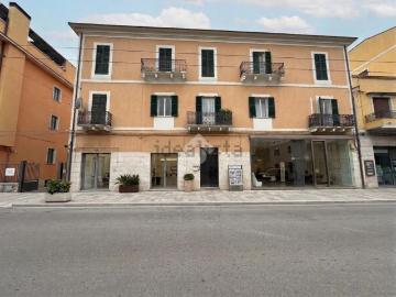 Appartamento in vendita di 158 m² in Viale B. Croce, 27