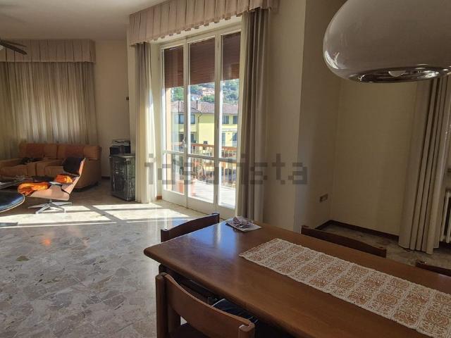 Appartamento in vendita di 158 m² in Viale Martiri della Resistenza