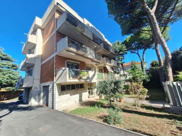 Appartamento in vendita di 159 m² in Via Costantino Nigra, 3