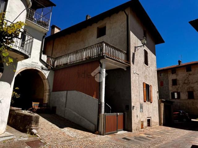 Appartamento in vendita di 159 m² in Via Cavedine, 8