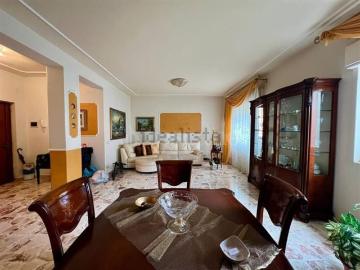 Appartamento in vendita di 159 m² in Via A. di Sangiuliano