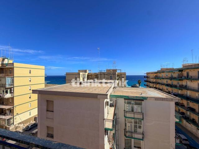 Appartamento in vendita di 159 m² in Via Agostino Fillioley
