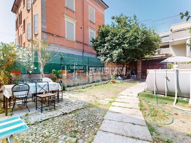 Appartamento in vendita di 159 m² in Via G. Secchi Ronchi, 8