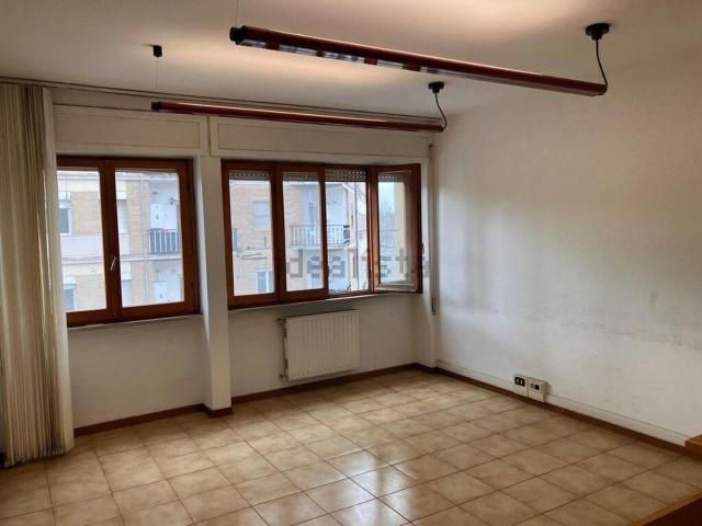 Appartamento in vendita di 159 m² in Via Giuliano Carturan