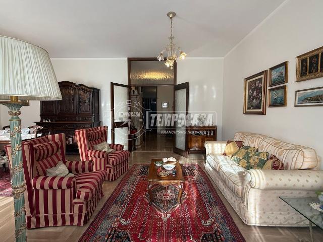 Appartamento in vendita di 159 m² in Via Guido Gozzano, 2