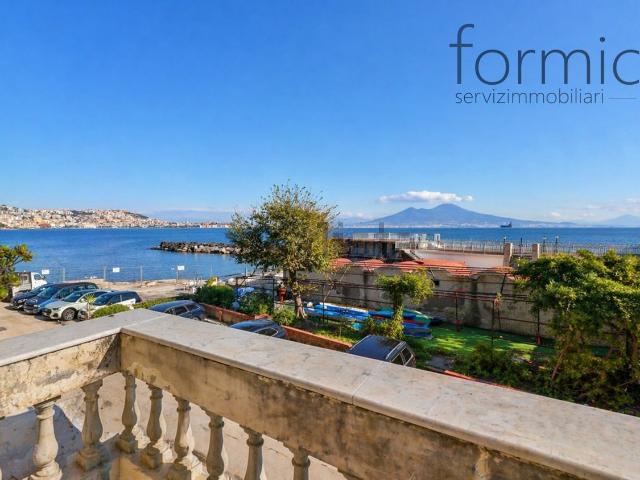 Appartamento in vendita di 159 m² in Via Ferdinando Russo