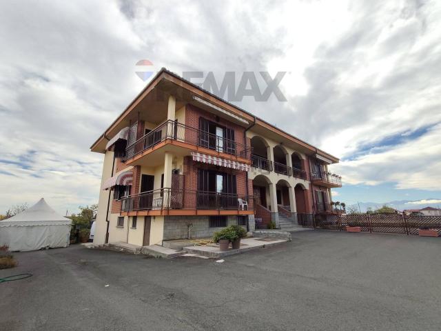 Appartamento in vendita di 159 m² in Via Laghi di Avigliana, 104