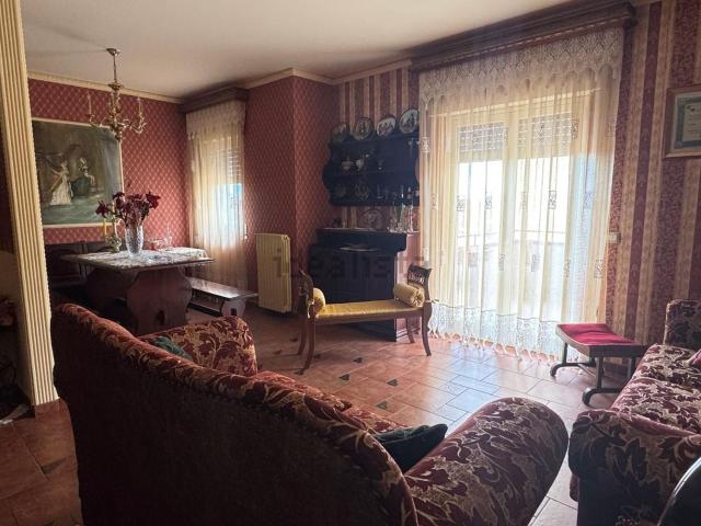 Appartamento in vendita di 159 m² in Via Sandro Pertini, 4