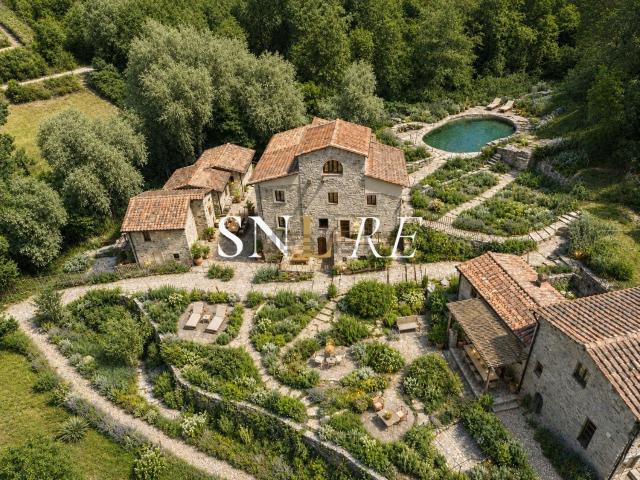 Appartamento in vendita di 159 m² in Via Roma