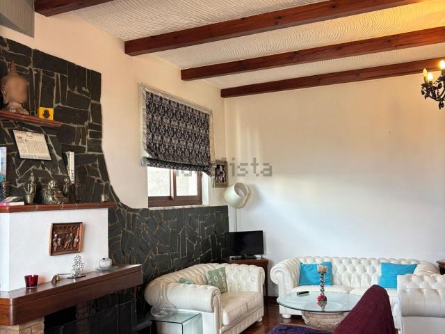 Appartamento in vendita di 159 m² in Viale Giacomo Leopardi, 112