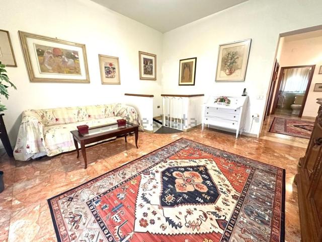 Appartamento in vendita di 159 m² in Piazza A. Toscanini, 50053