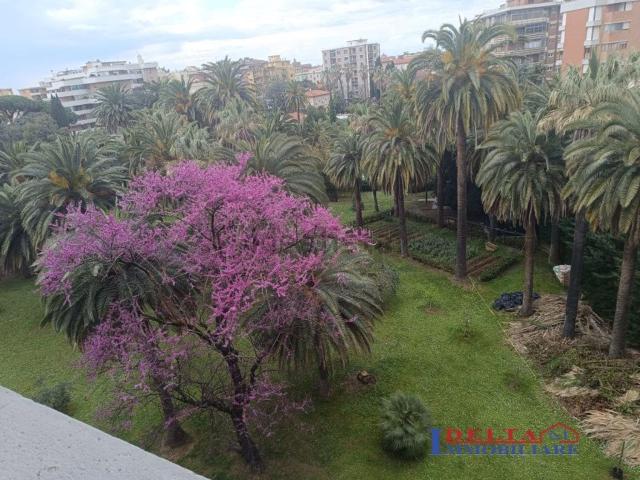 Appartamento in vendita di 159 m² in Via Maestri del Lavoro