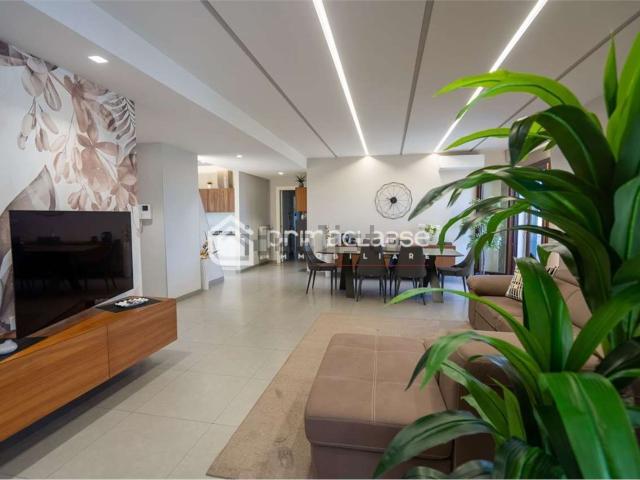 Appartamento in vendita di 160 m²