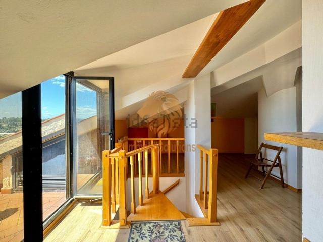 Appartamento in vendita di 160 m² in Via Colle d&apos  Agnola