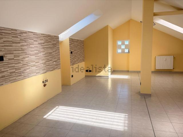 Appartamento in vendita di 160 m² in Via Colle del Lys, 9