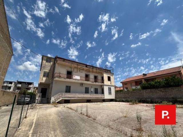 Appartamento in vendita di 160 m² in Via Cavacone, 47