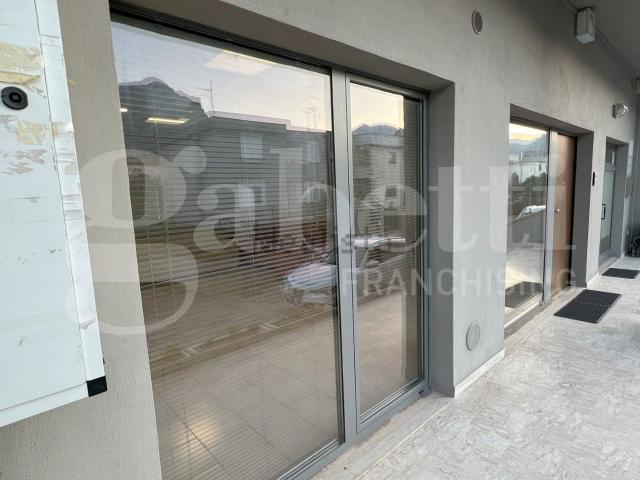 Appartamento in vendita di 160 m² in Via Caio Giulio Cesare, 40