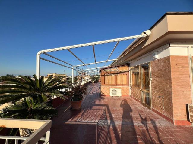 Appartamento in vendita di 160 m² in Via Caroselli
