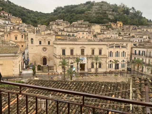 Appartamento in vendita di 160 m² in Via Carlo Papa