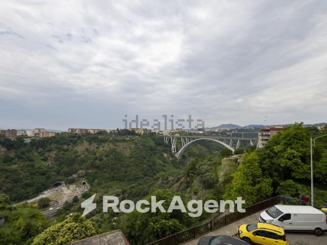 Appartamento in vendita di 160 m² in Via Carlo V
