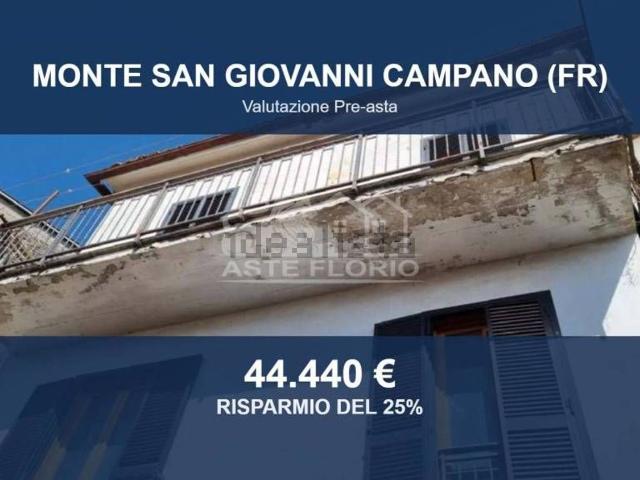 Appartamento in vendita di 160 m² in Via Casaleno Montagna, 23