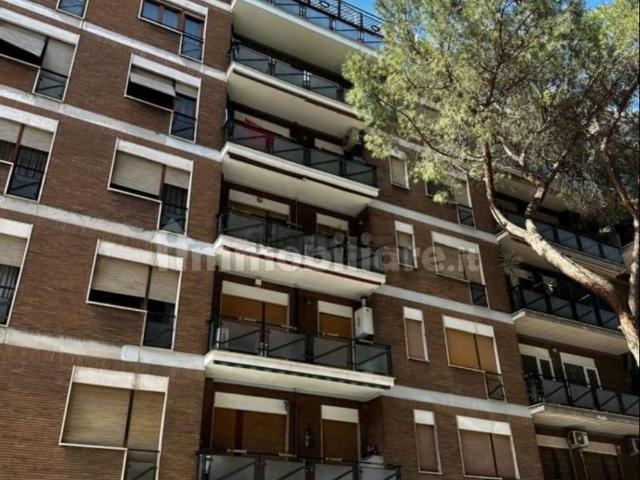 Appartamento in vendita di 160 m² in Via Cerreto di Spoleto, 9