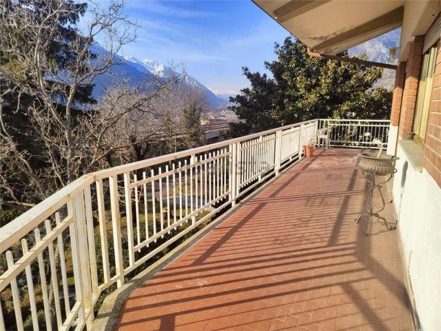 Appartamento in vendita di 160 m² in Via Cesare Battisti, 17