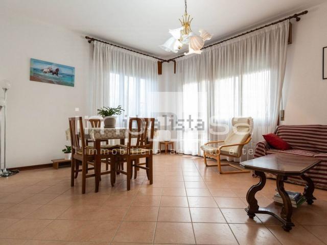 Appartamento in vendita di 160 m² in Via Chiesanuova