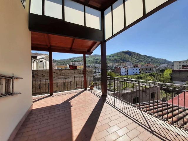 Appartamento in vendita di 160 m² in Via Croce