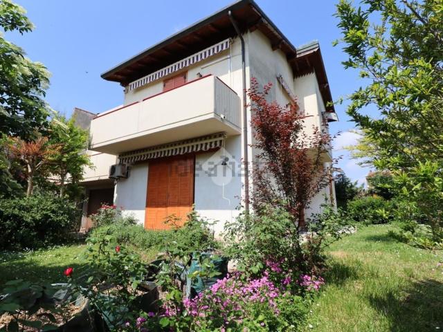 Appartamento in vendita di 160 m² in Via A. Gramsci, 1