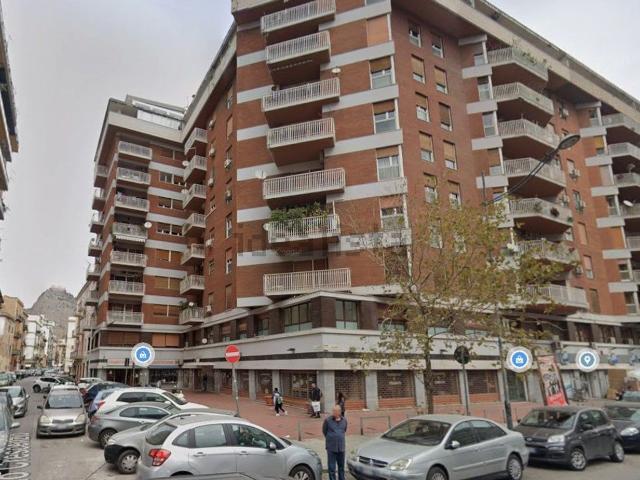 Appartamento in vendita di 160 m² in Via Antonio Crescenzio, 3