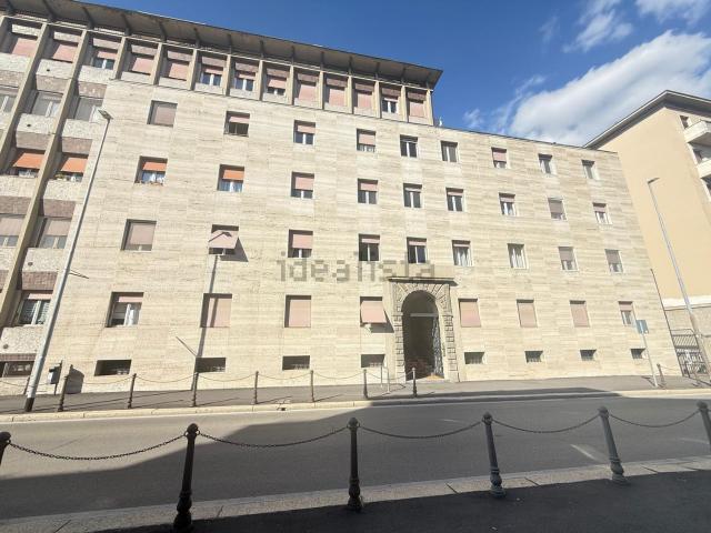 Appartamento in vendita di 160 m² in Via Antonio Giovanni Scopoli, 12