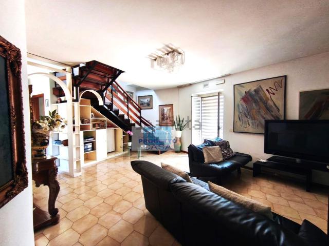 Appartamento in vendita di 160 m² in Via Antonio Gramsci