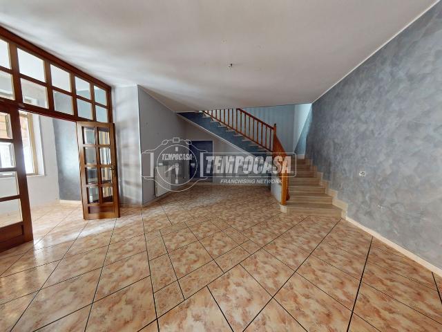 Appartamento in vendita di 160 m² in Via Antonio Gramsci, 58