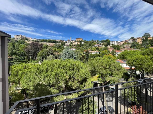 Appartamento in vendita di 160 m² in Via Antonio Rosmini, 9