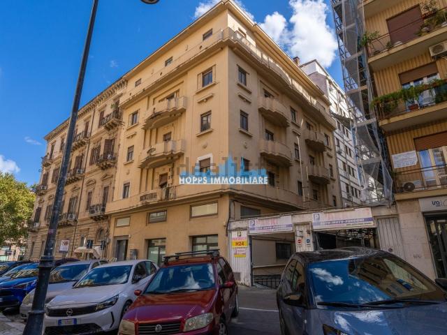 Appartamento in vendita di 160 m² in Via AGRIGENTO VIA LIBERTA&apos