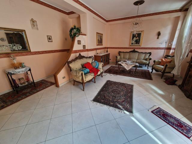 Appartamento in vendita di 160 m² in Via Alessandro Volta