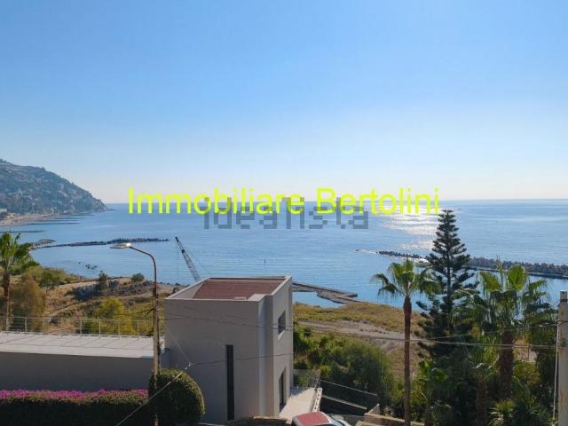 Appartamento in vendita di 160 m² in Via Aurelia Ponente