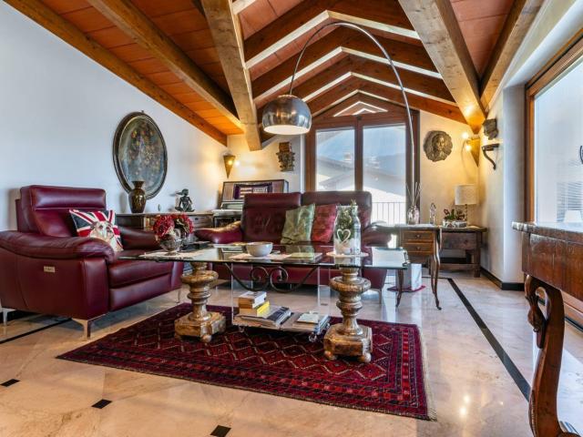Appartamento in vendita di 160 m² in Via Bartolomea Moretti, 5
