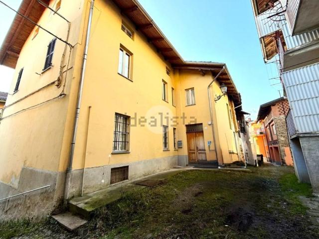 Appartamento in vendita di 160 m² in Via Basilio Bona, 10