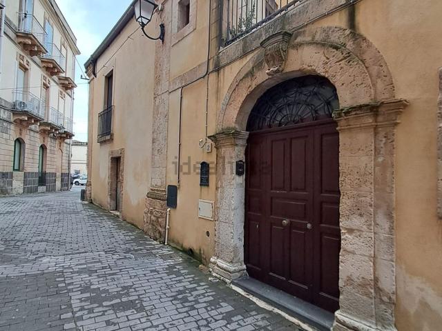 Appartamento in vendita di 160 m² in Via Biblioteca, 2