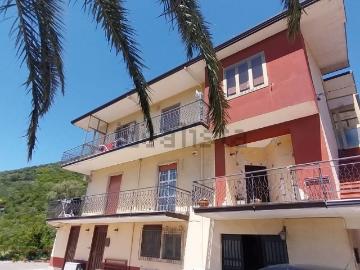 Appartamento in vendita di 160 m² in Via Bisceglie, 3