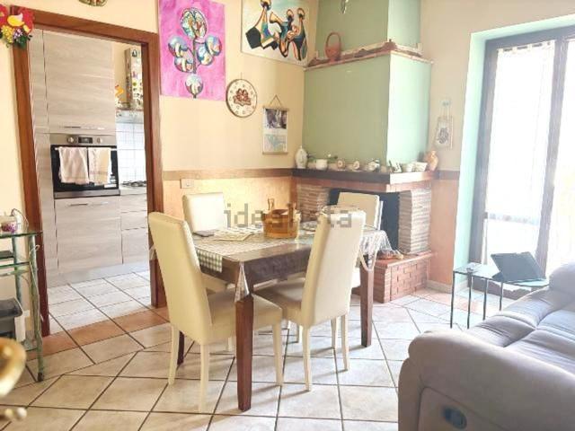 Appartamento in vendita di 160 m² in Via g. Leopardi, 26