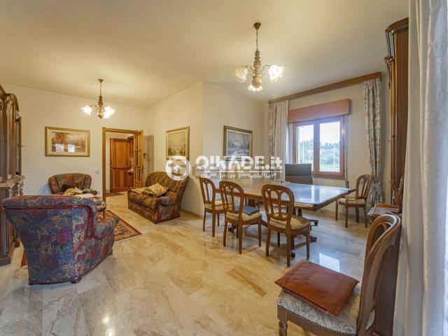 Appartamento in vendita di 160 m² in Via G. Marconi, 36